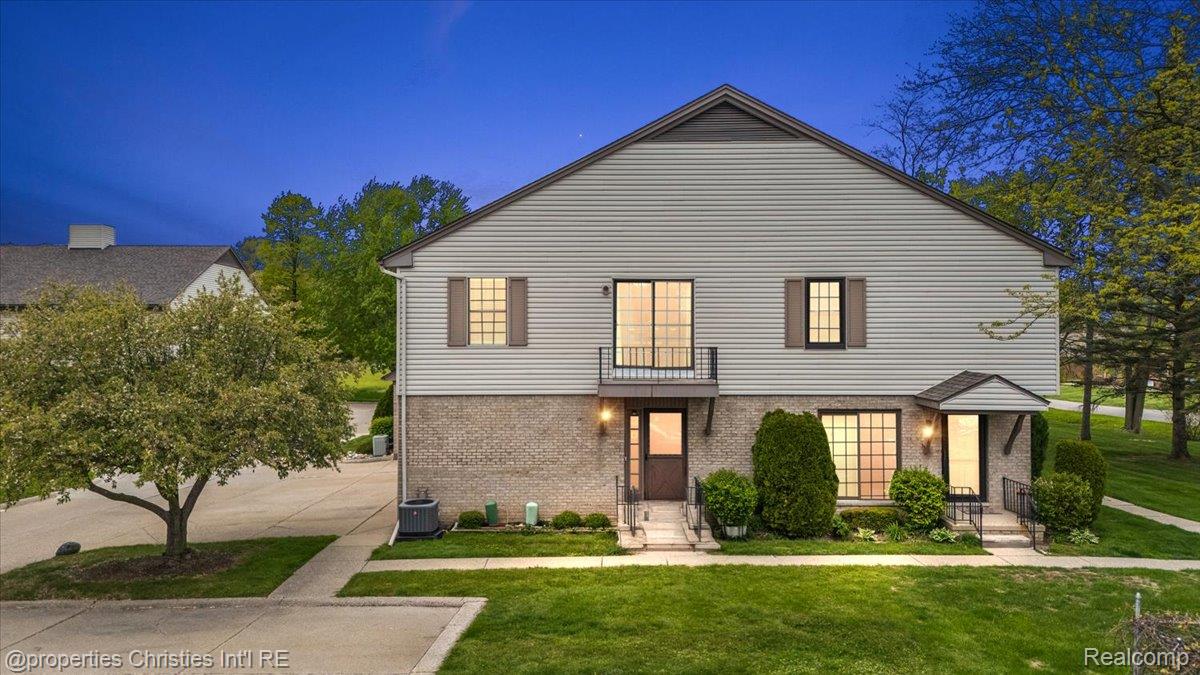 35164 N Bay Circle
