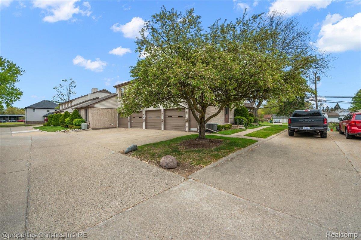 35164 N Bay Circle