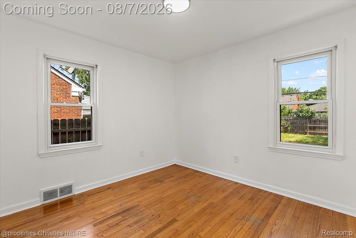 21711 Bournemouth Street