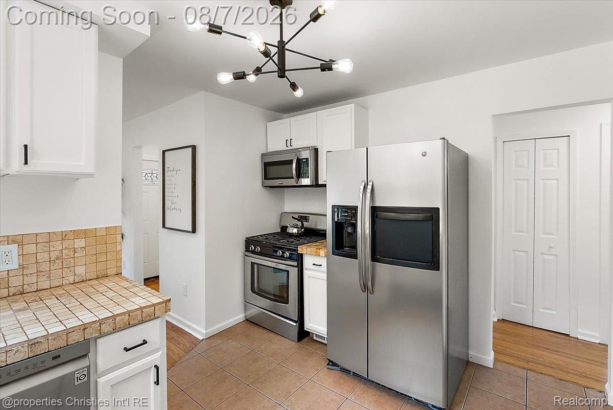 21711 Bournemouth Street