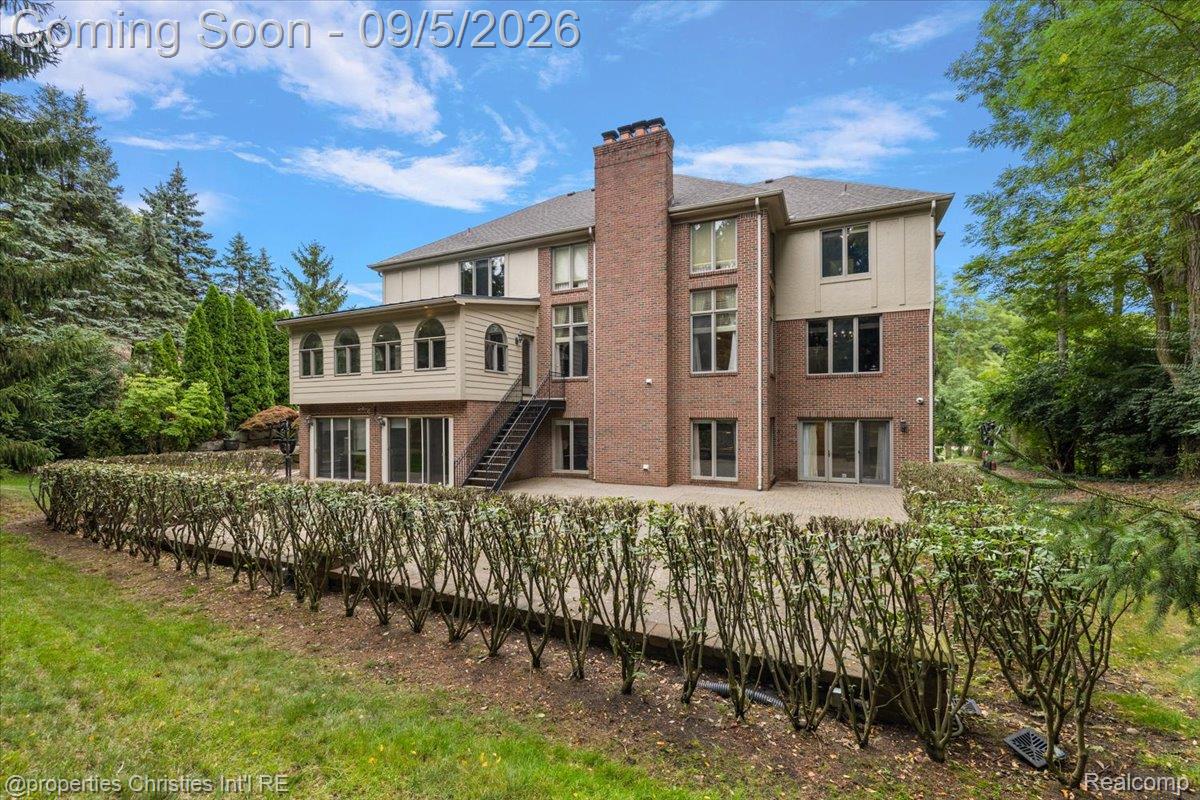 5173 Serena Dr