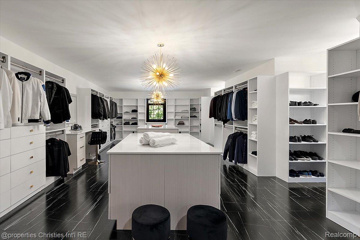 6986 Montgomery Drive