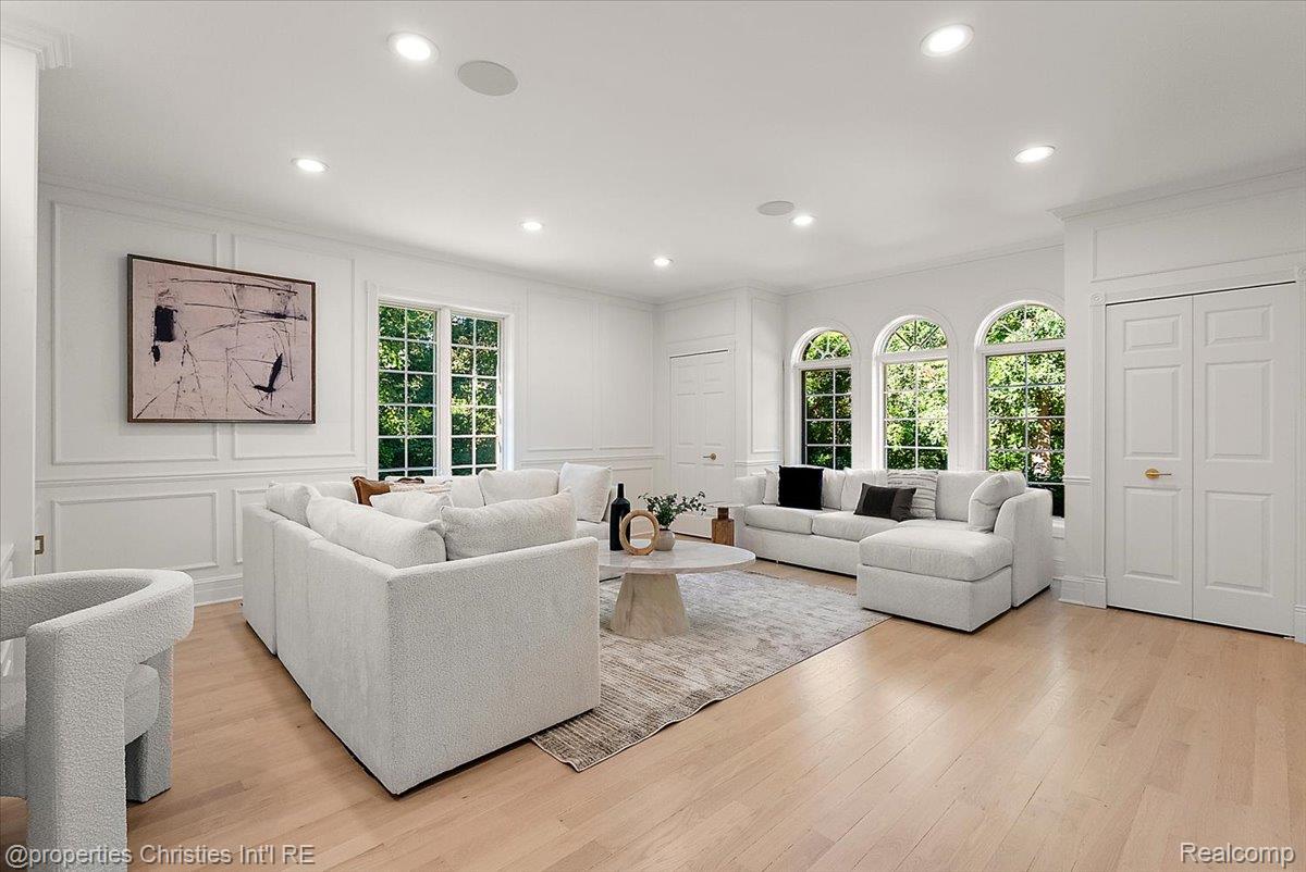 6986 Montgomery Drive