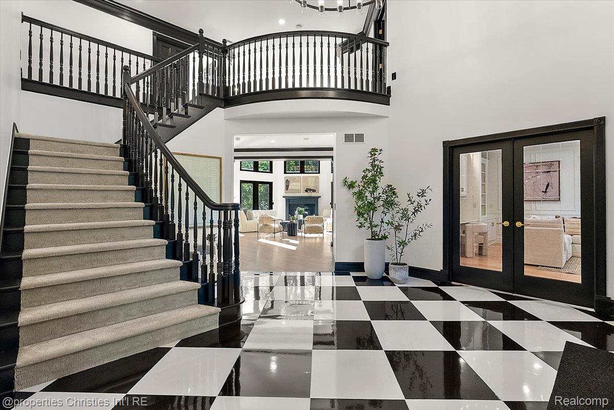 6986 Montgomery Drive
