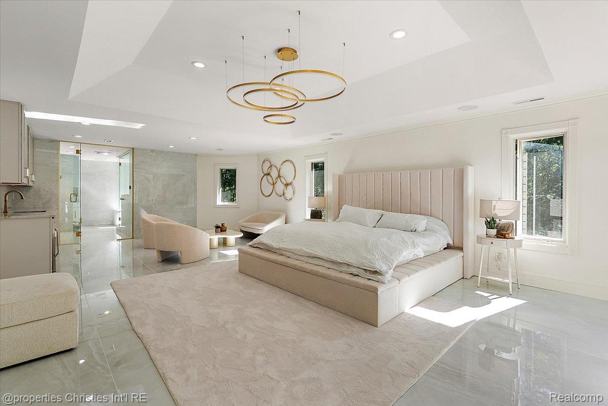6986 Montgomery Drive
