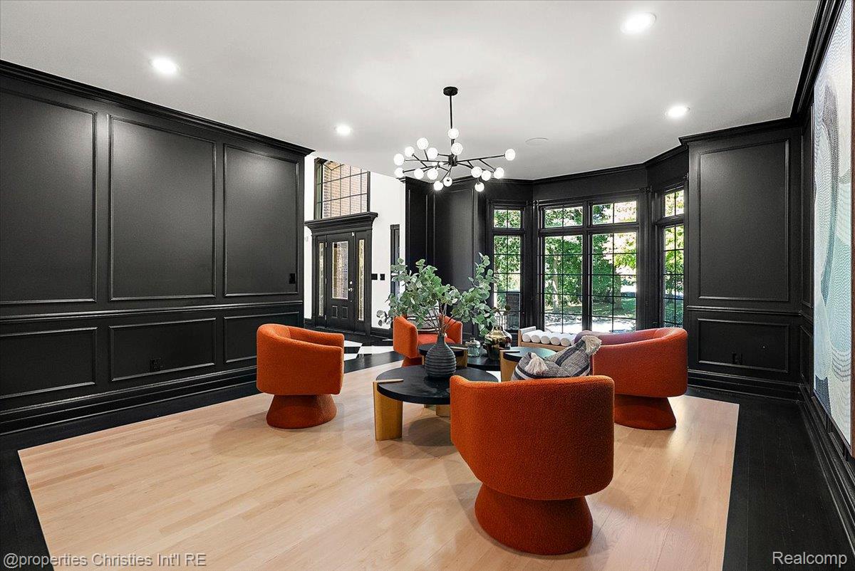 6986 Montgomery Drive