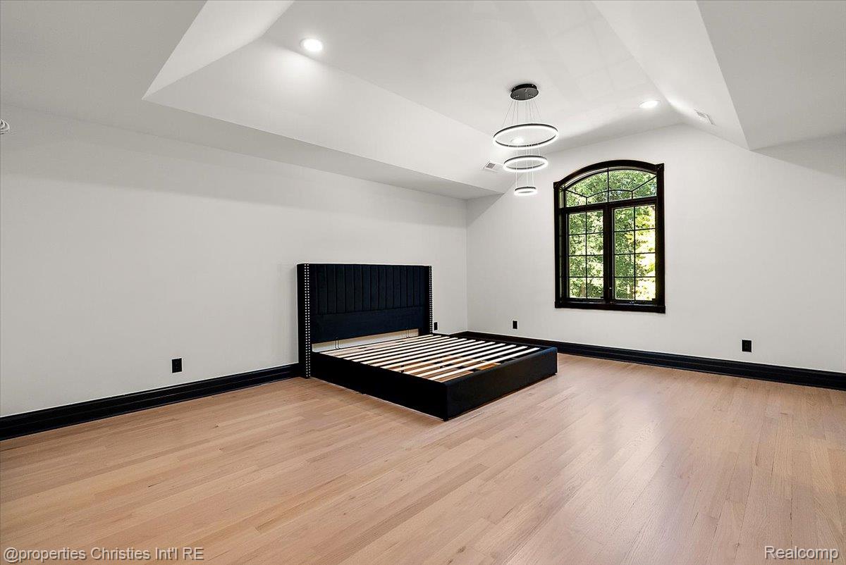 6986 Montgomery Drive