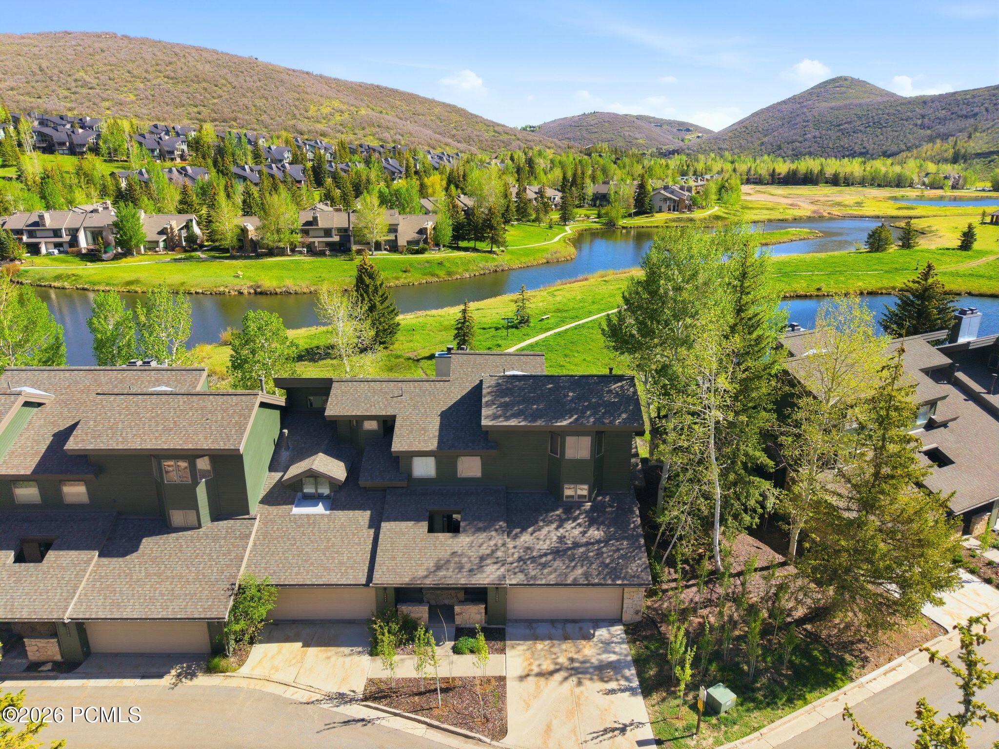 1521 Lakeside Court