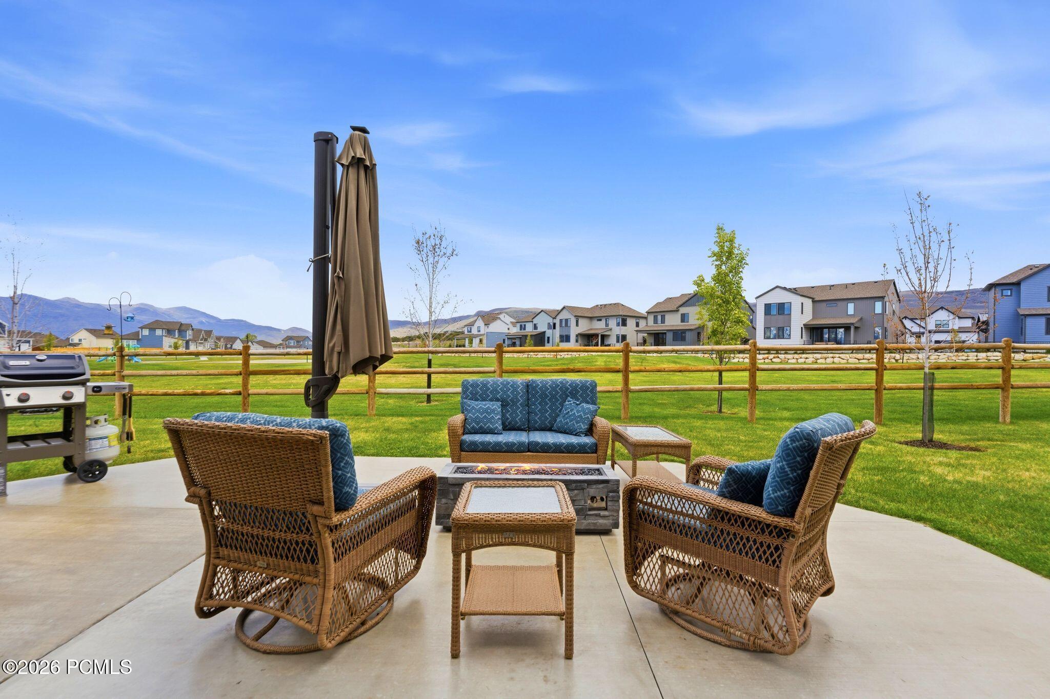 2727 E Red Barn Road