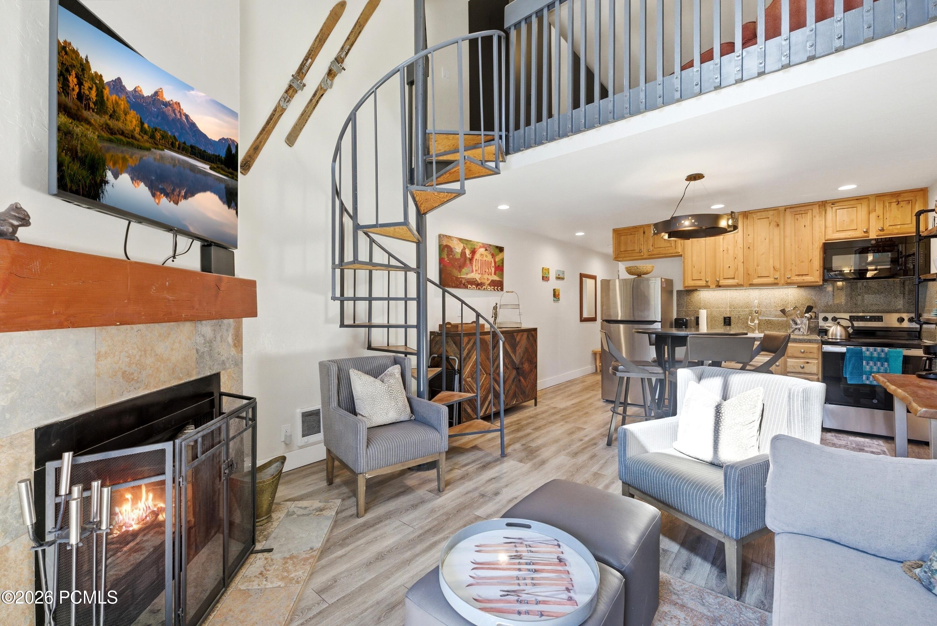 1530 Empire Avenue 302