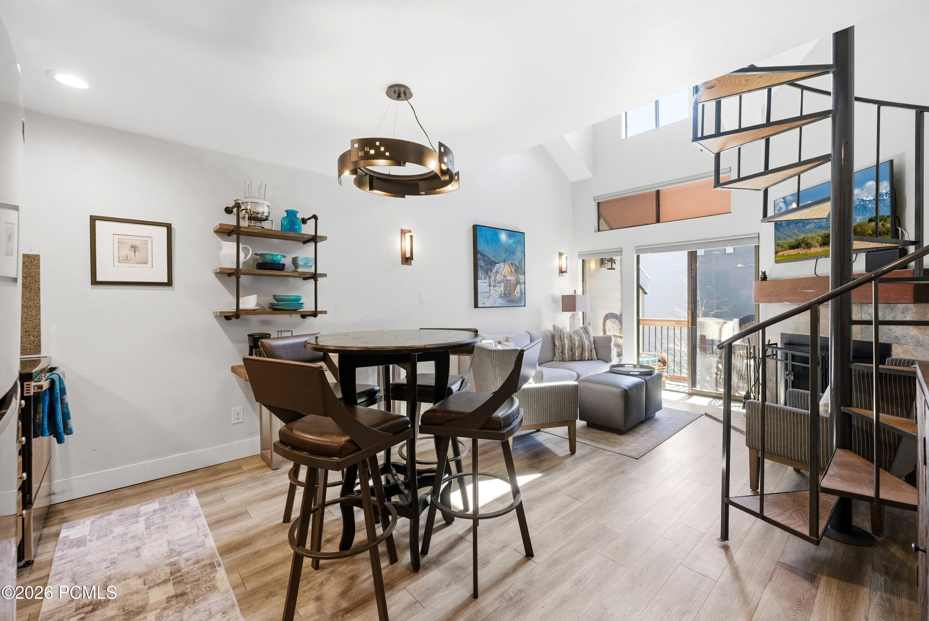1530 Empire Avenue 302