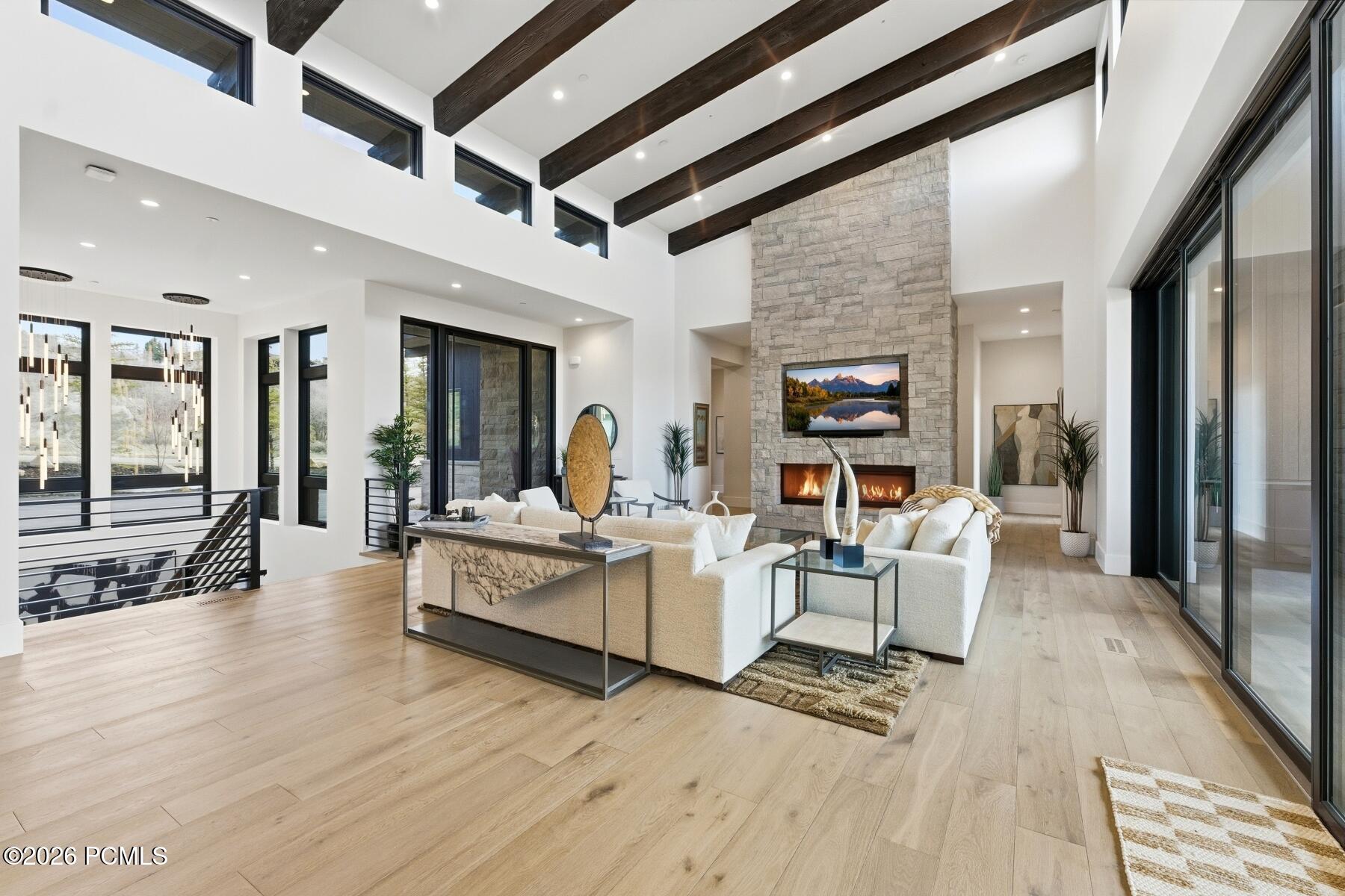 2113 E Reservior View Drive