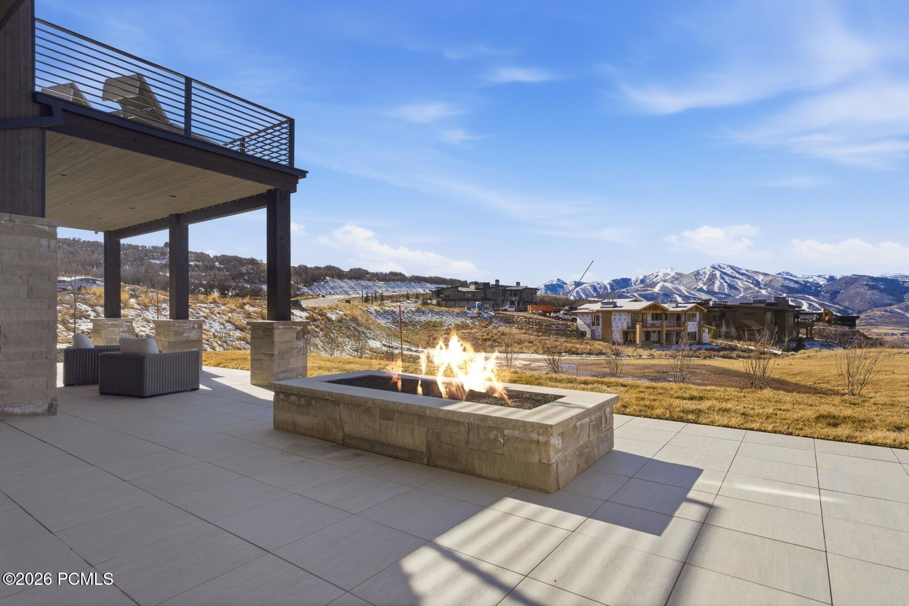 2113 E Reservior View Drive