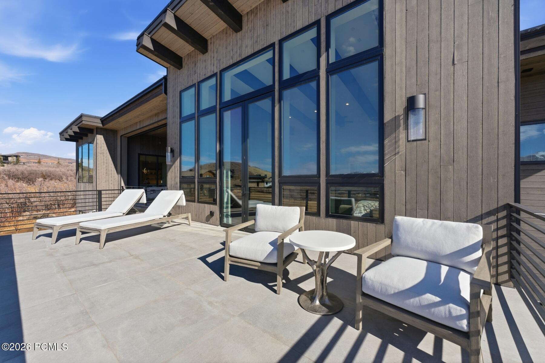 2113 E Reservior View Drive