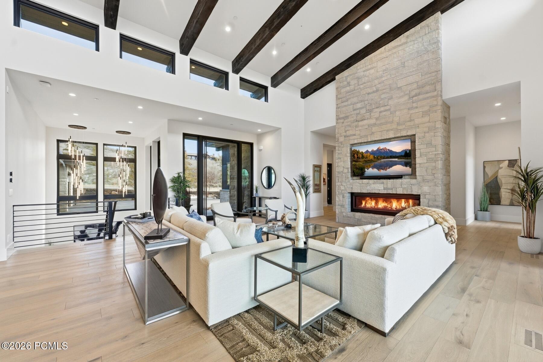 2113 E Reservior View Drive