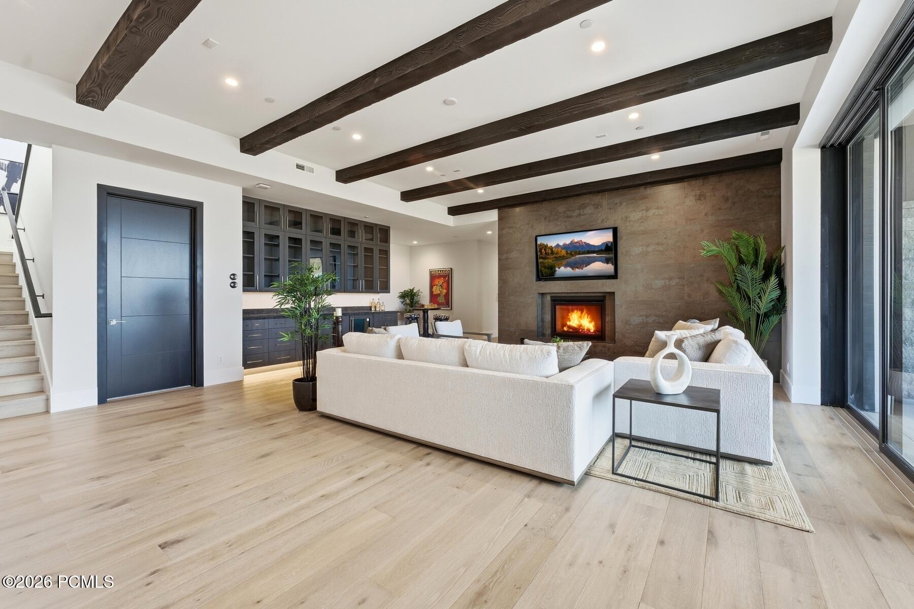 2113 E Reservior View Drive