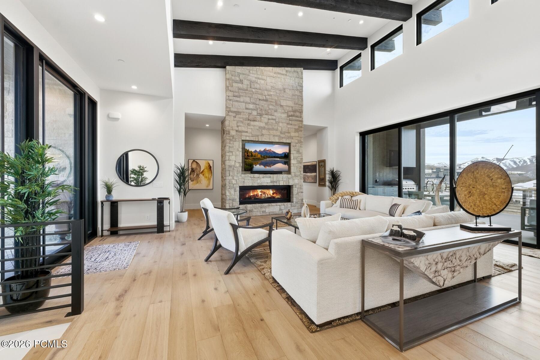 2113 E Reservior View Drive