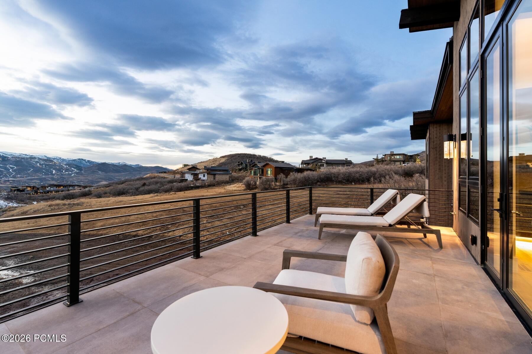 2113 E Reservior View Drive