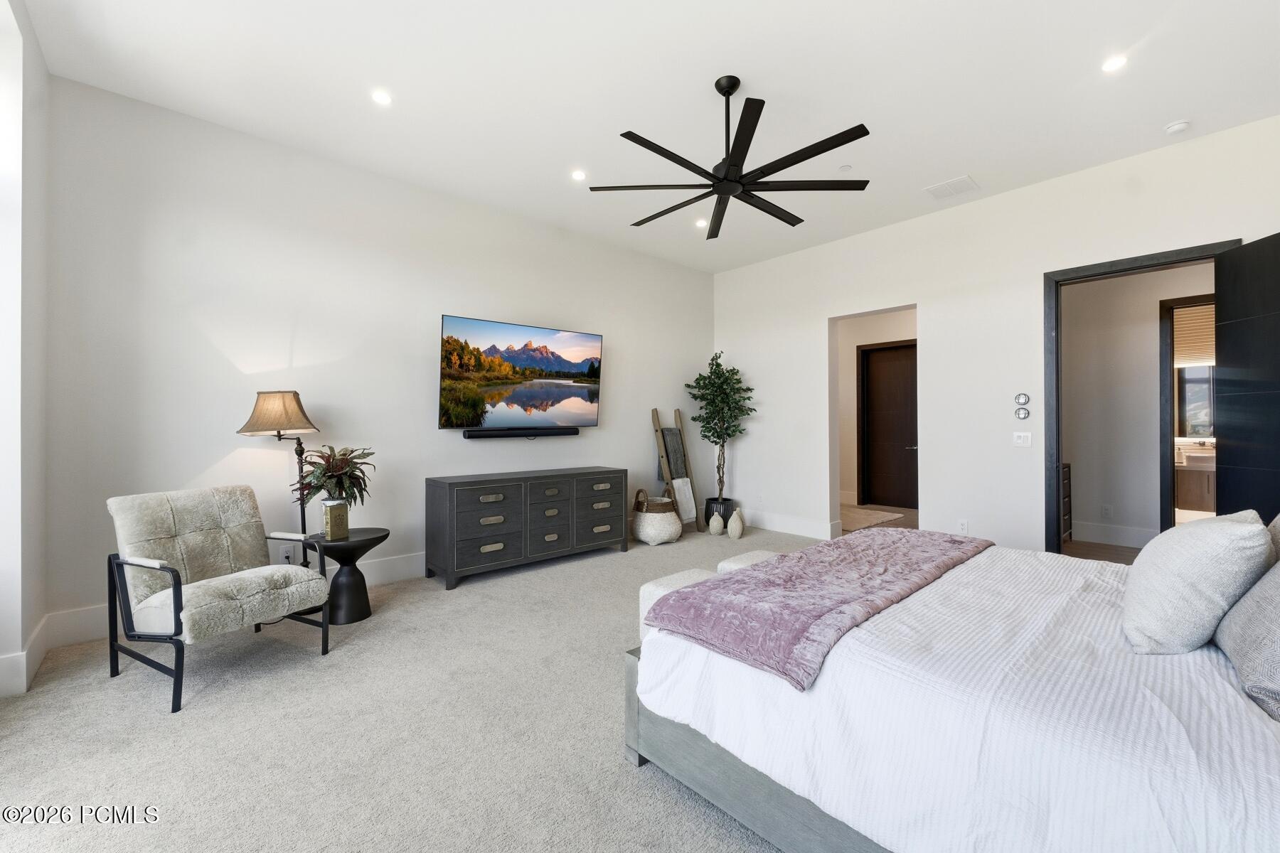 2113 E Reservior View Drive