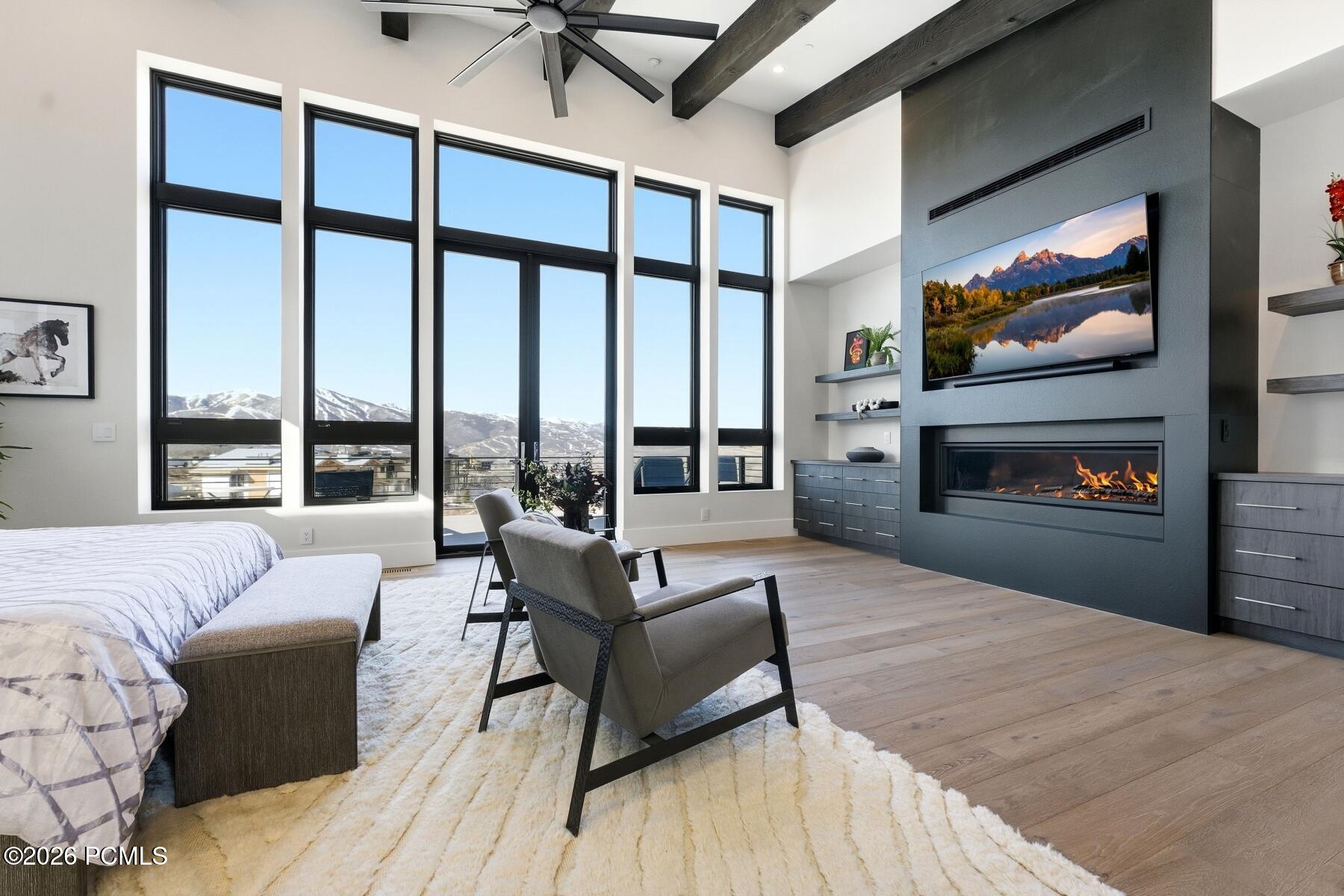 2113 E Reservior View Drive