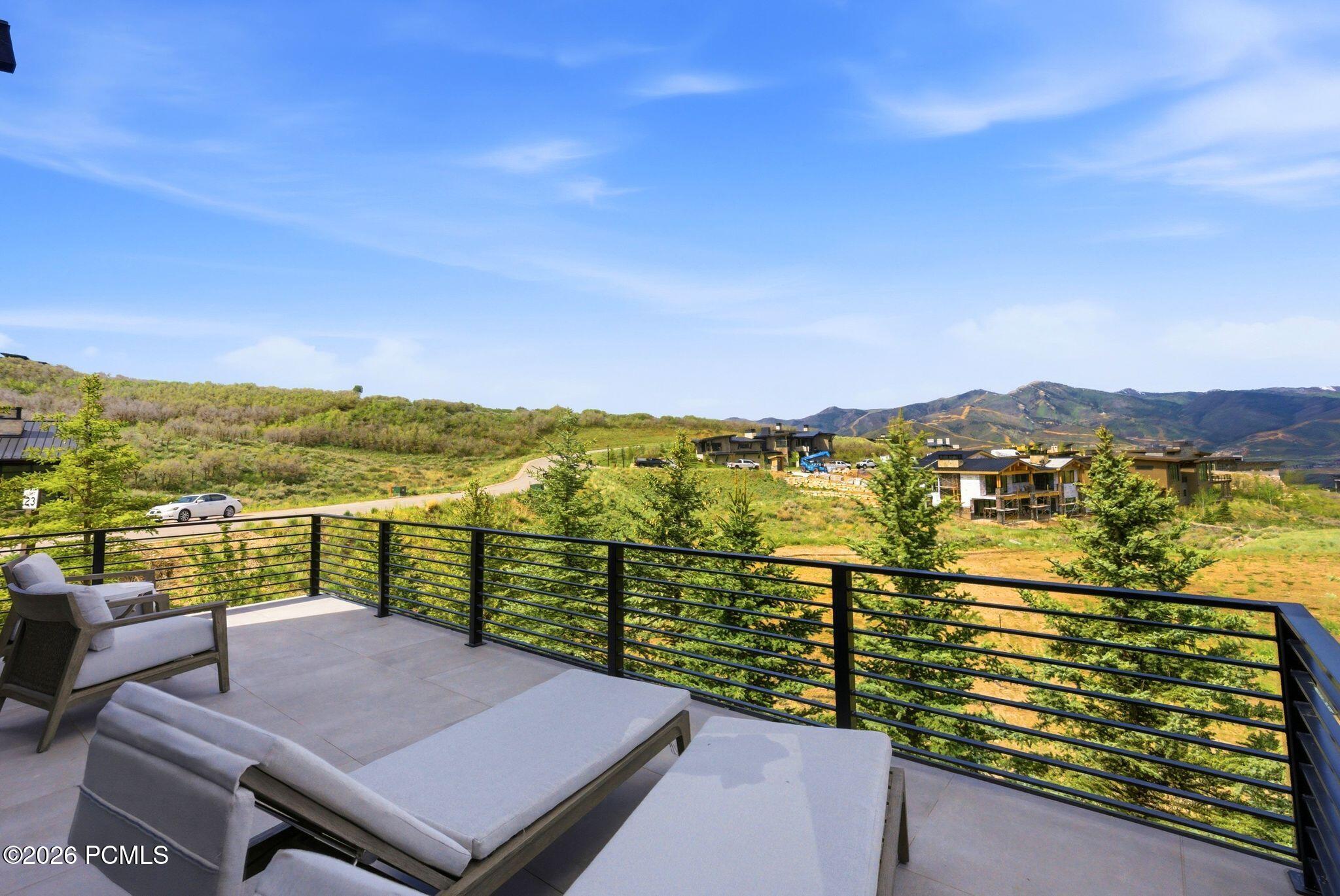 2113 E Reservior View Drive