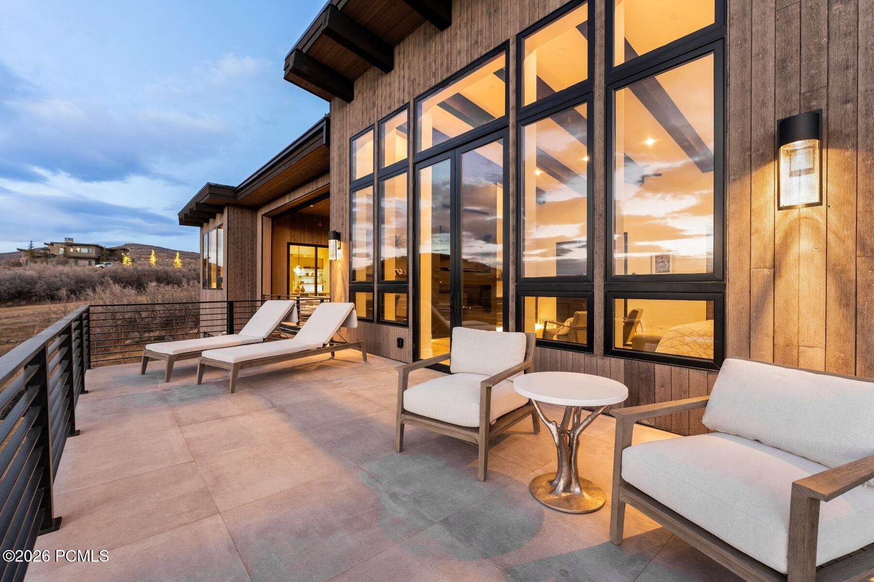 2113 E Reservior View Drive