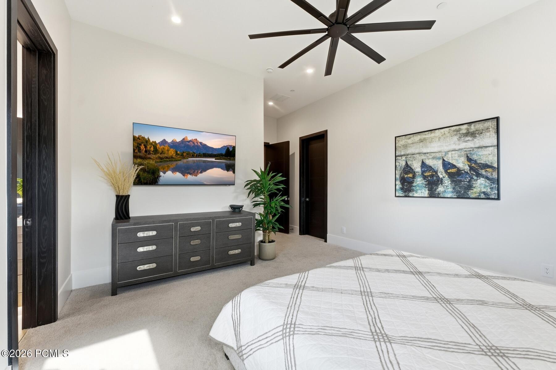 2113 E Reservior View Drive