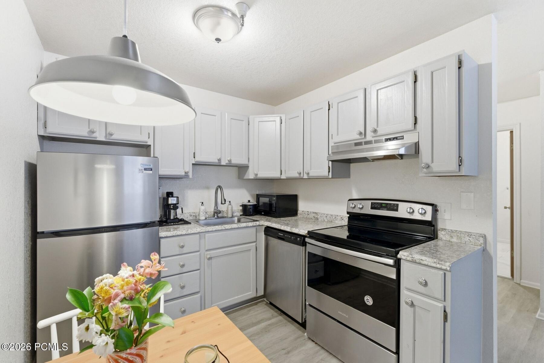 1940 Prospector Avenue 113
