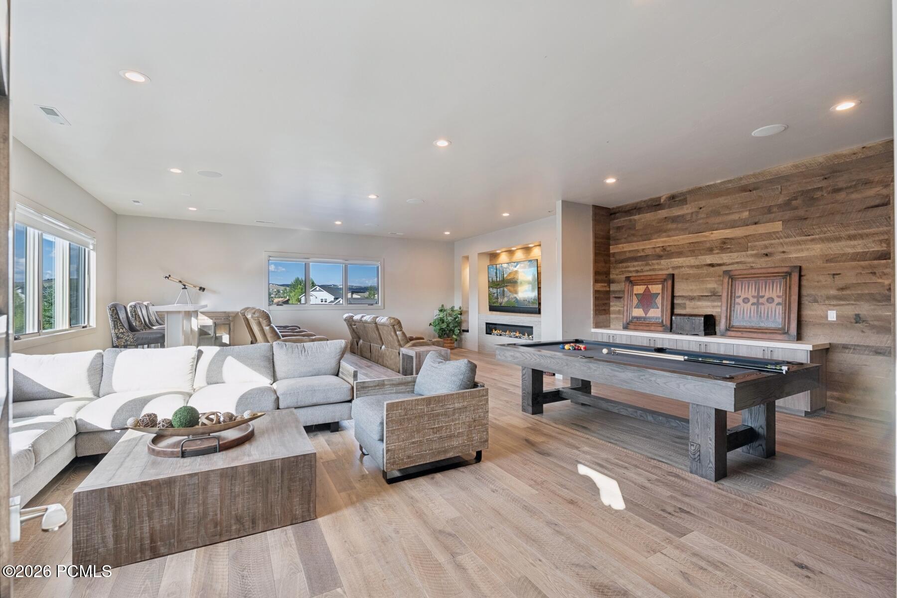 7005 N Greenfield Drive