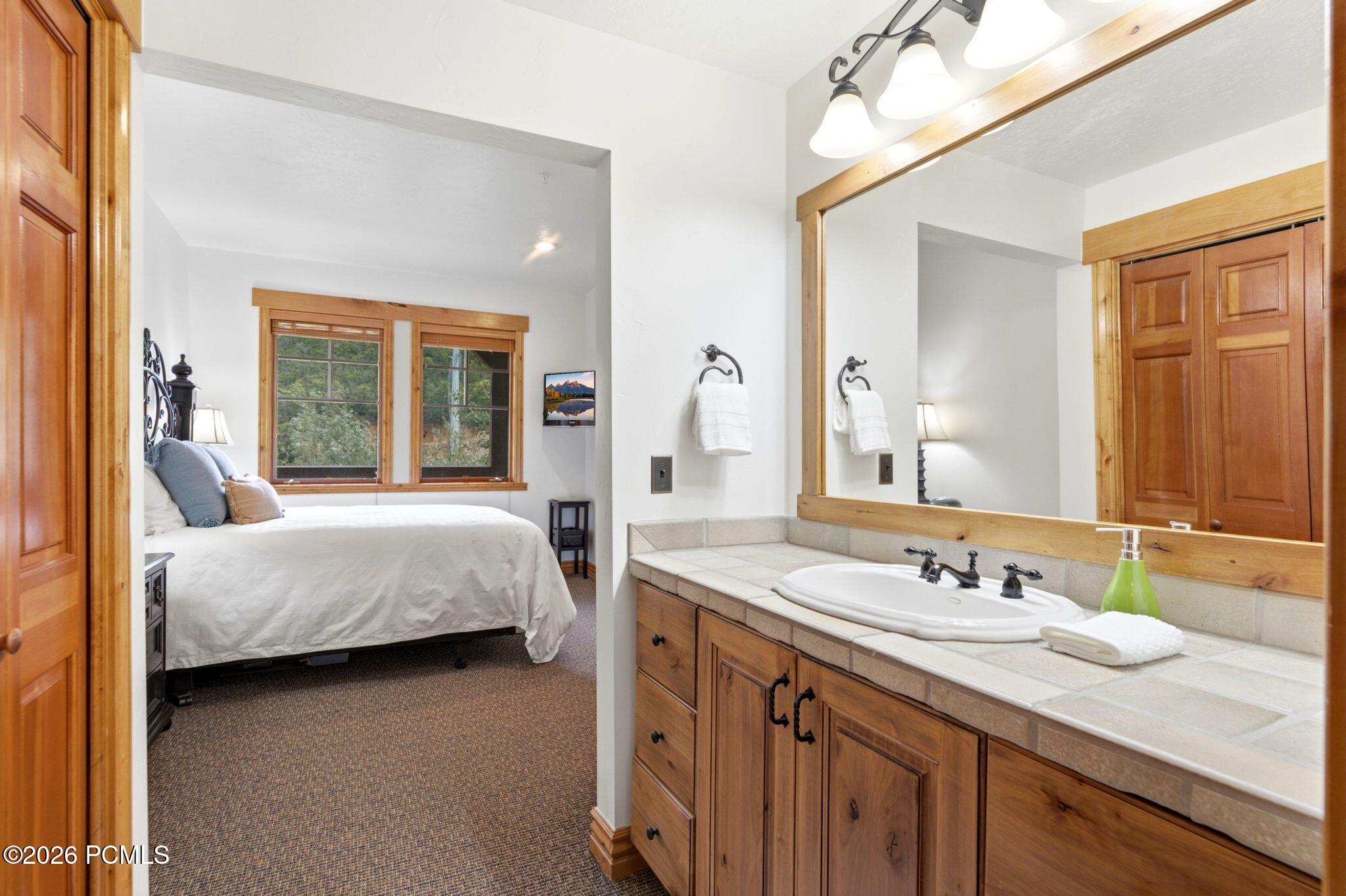 1000 Park Avenue C303