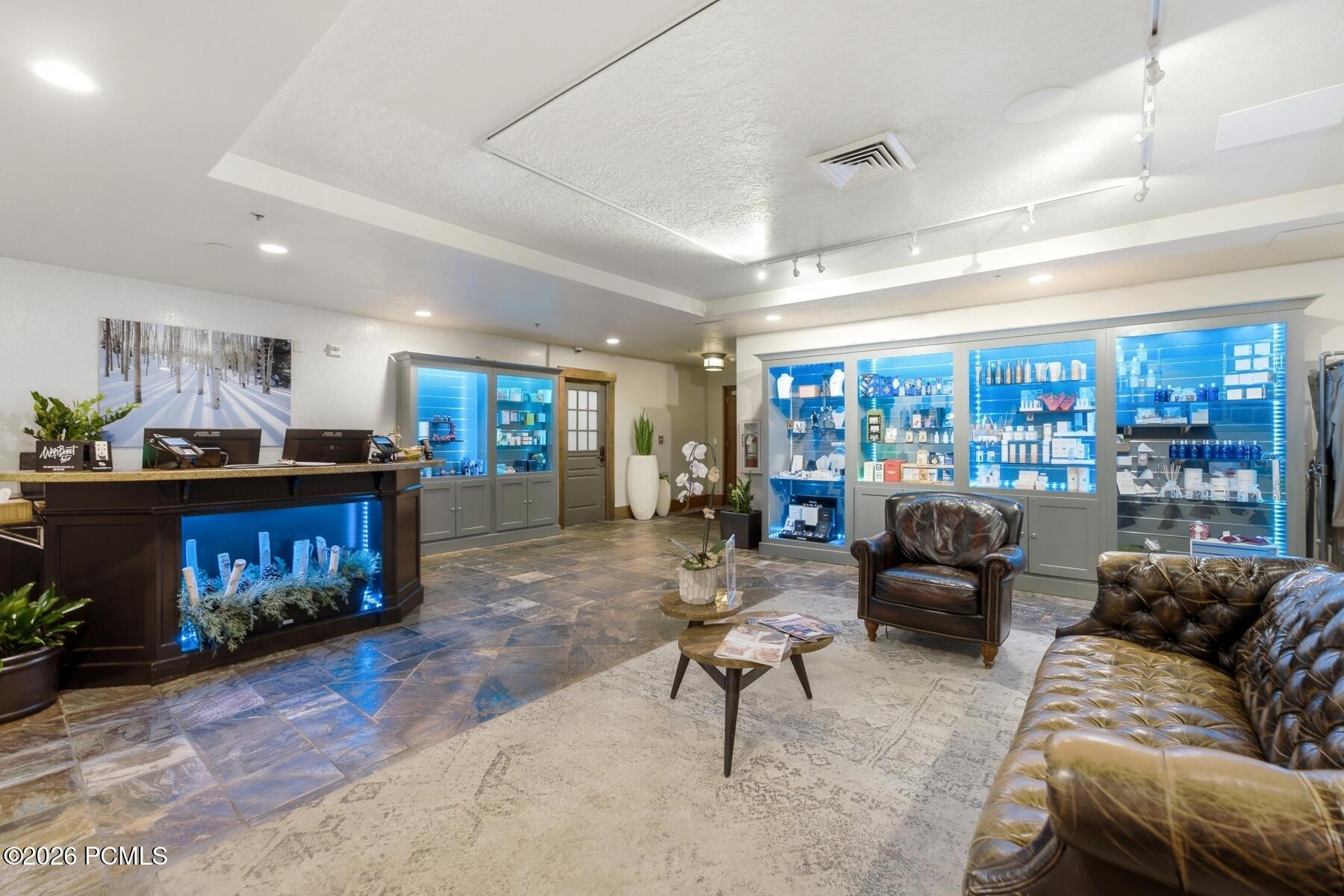 2001 Park Avenue 321