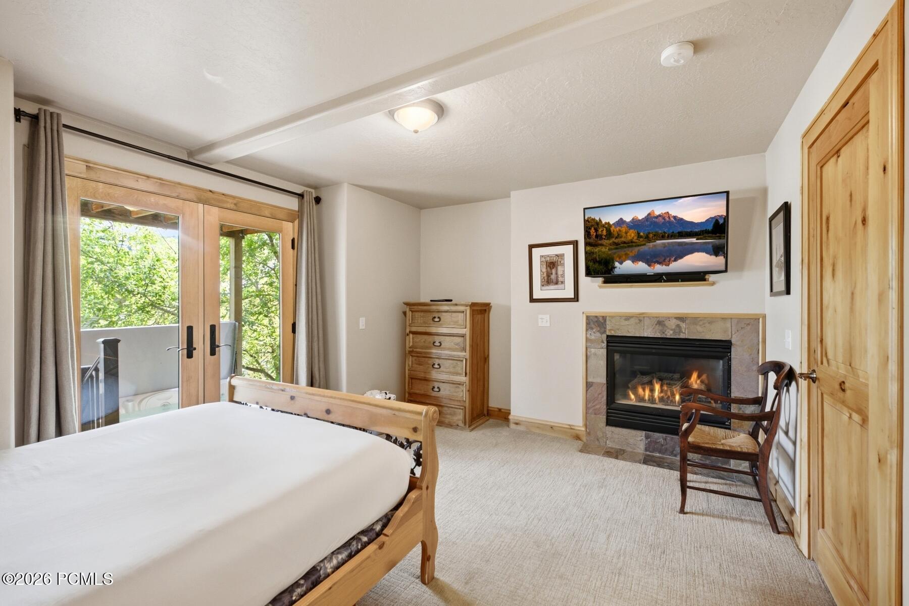 336 Woodside Avenue