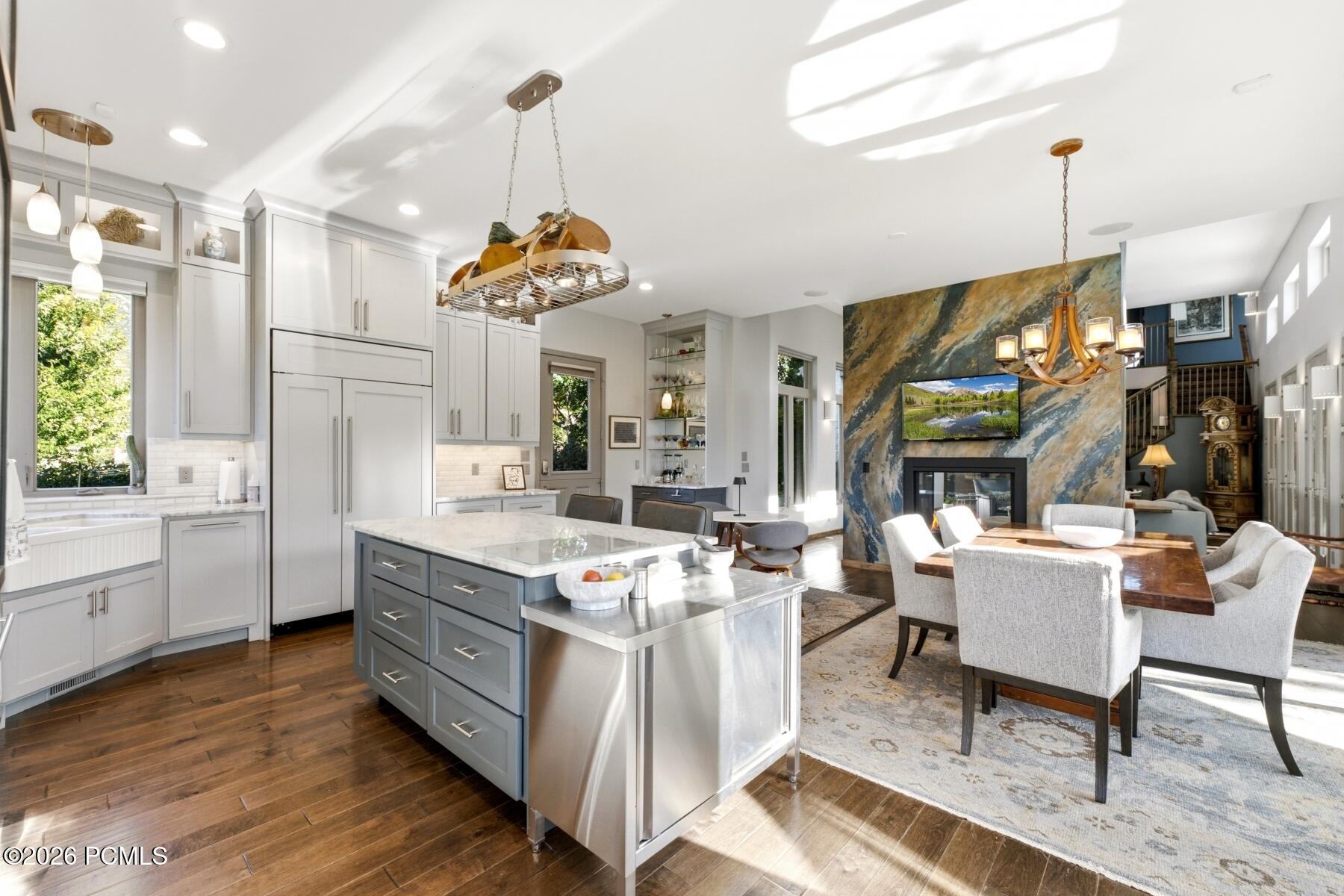 2300 River Meadows Parkway