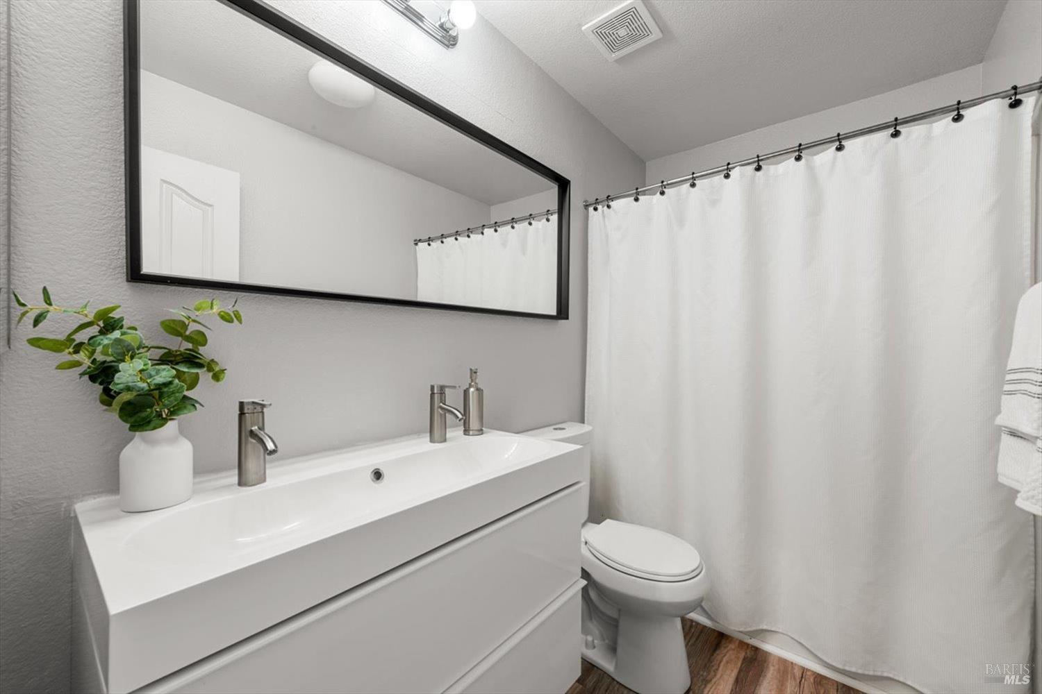 1042 Fountain Grove Dr