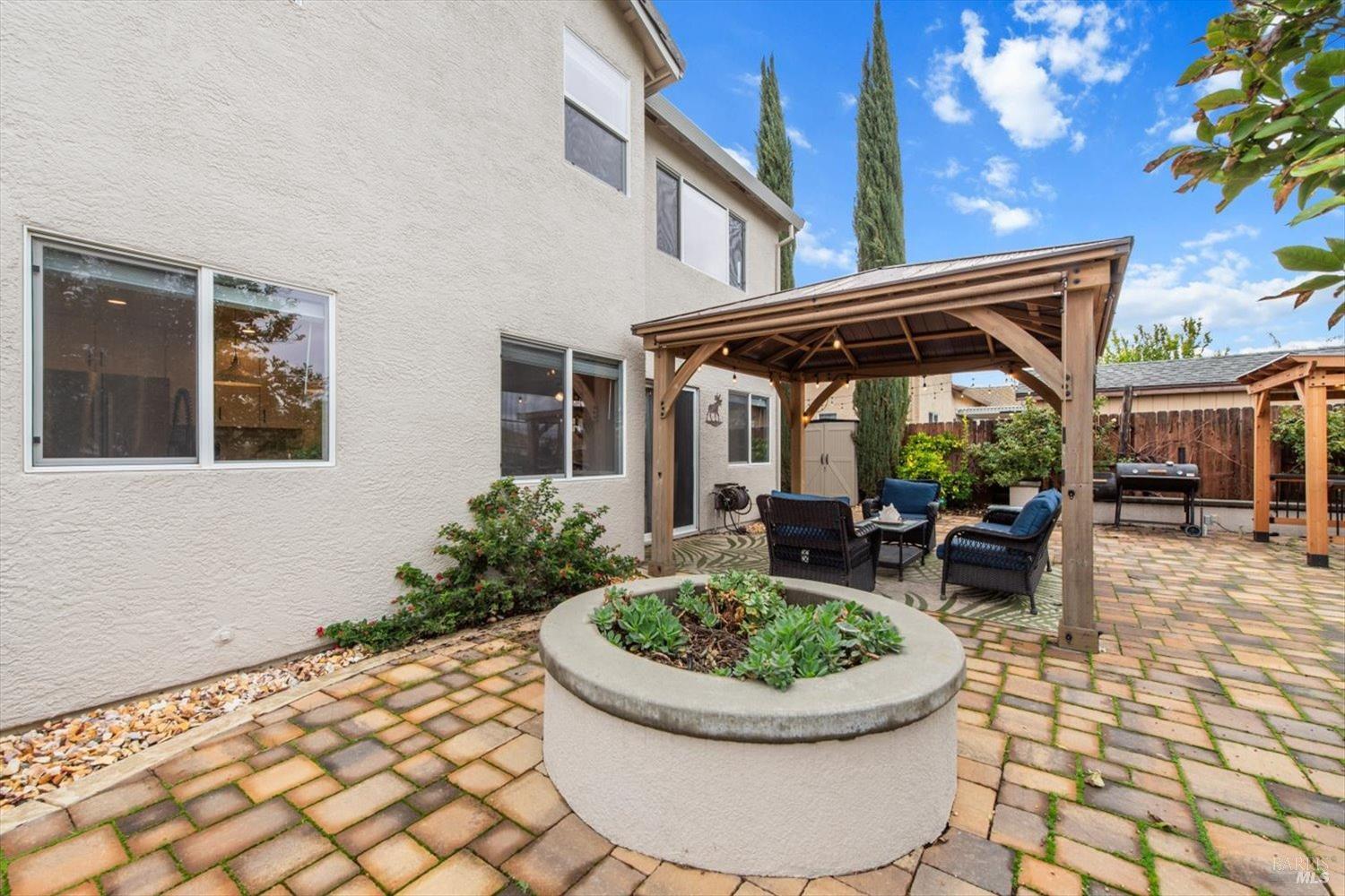 1042 Fountain Grove Dr