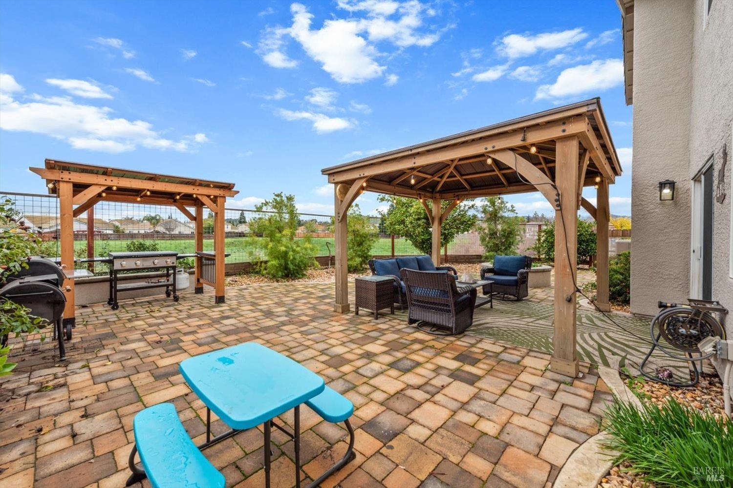 1042 Fountain Grove Dr