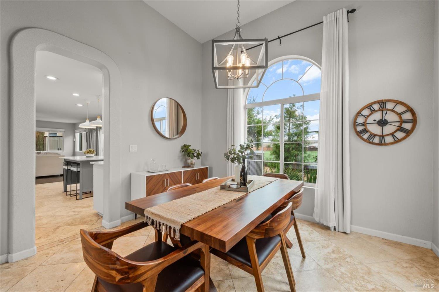 1042 Fountain Grove Dr