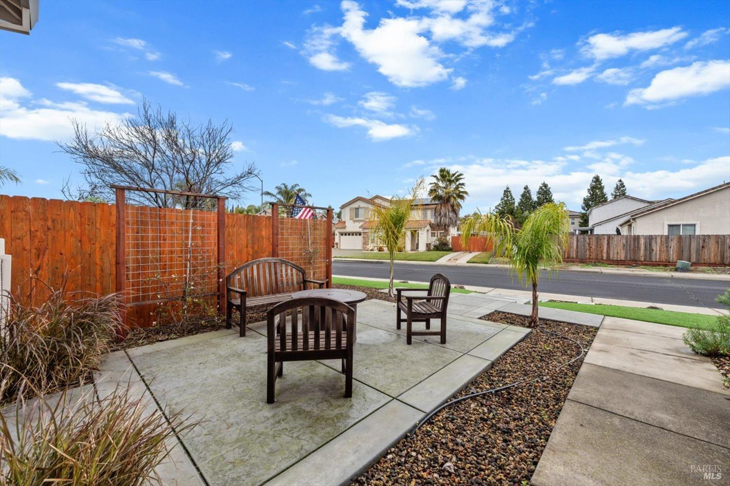 1042 Fountain Grove Dr