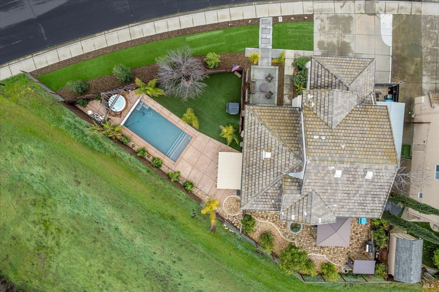 1042 Fountain Grove Dr