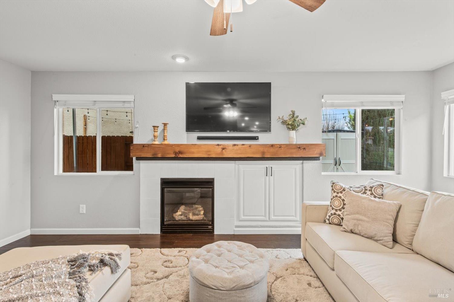 1042 Fountain Grove Dr