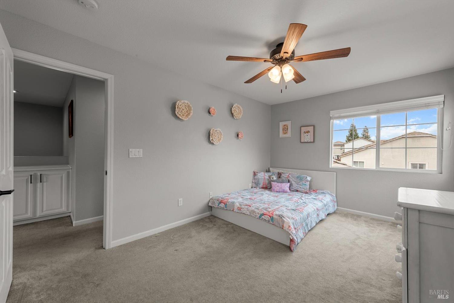 1042 Fountain Grove Dr