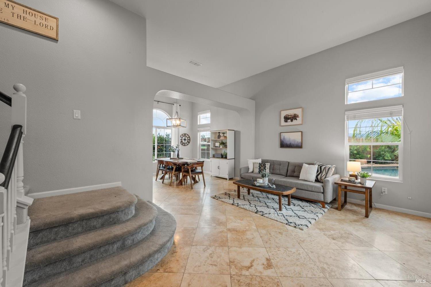 1042 Fountain Grove Dr