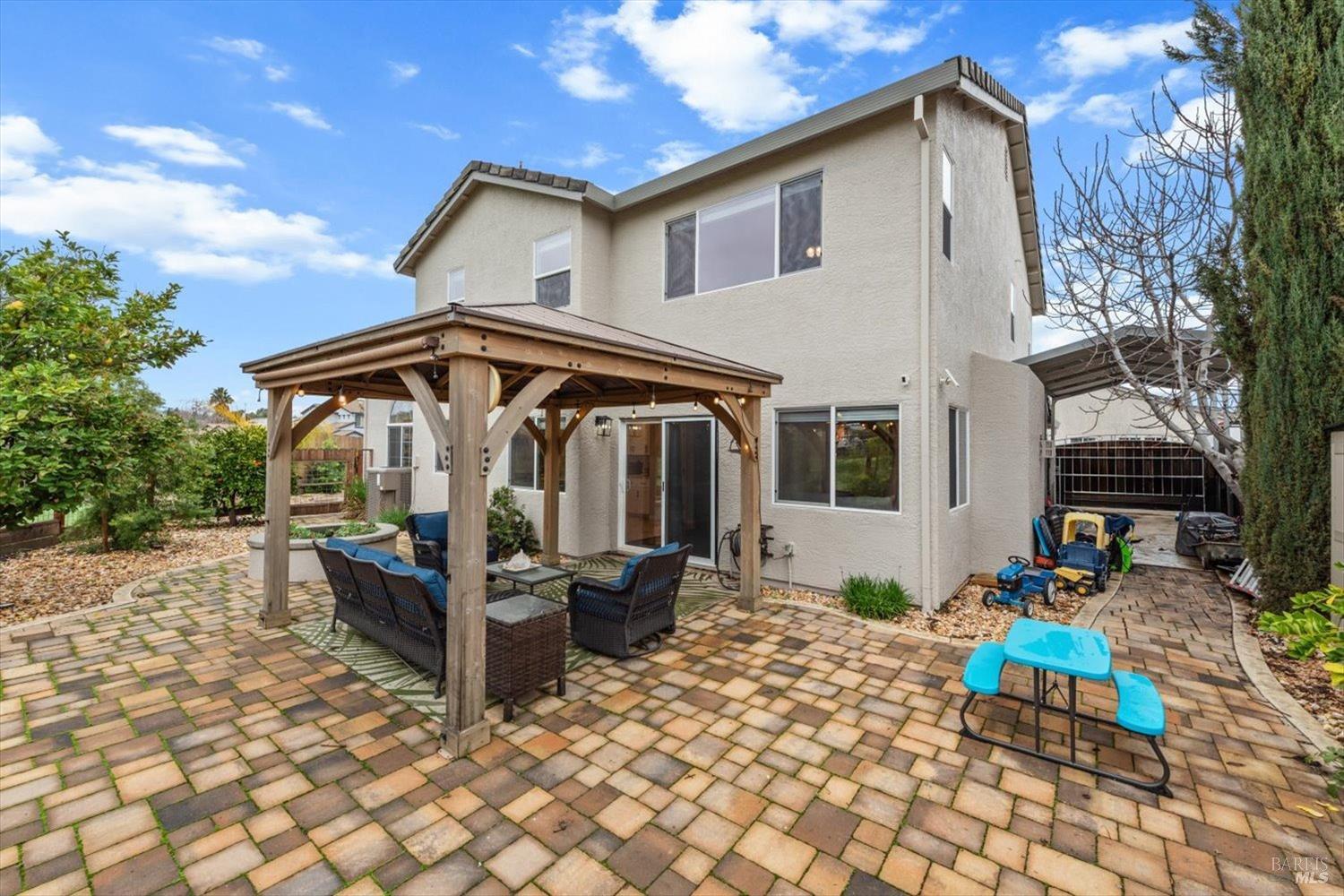 1042 Fountain Grove Dr