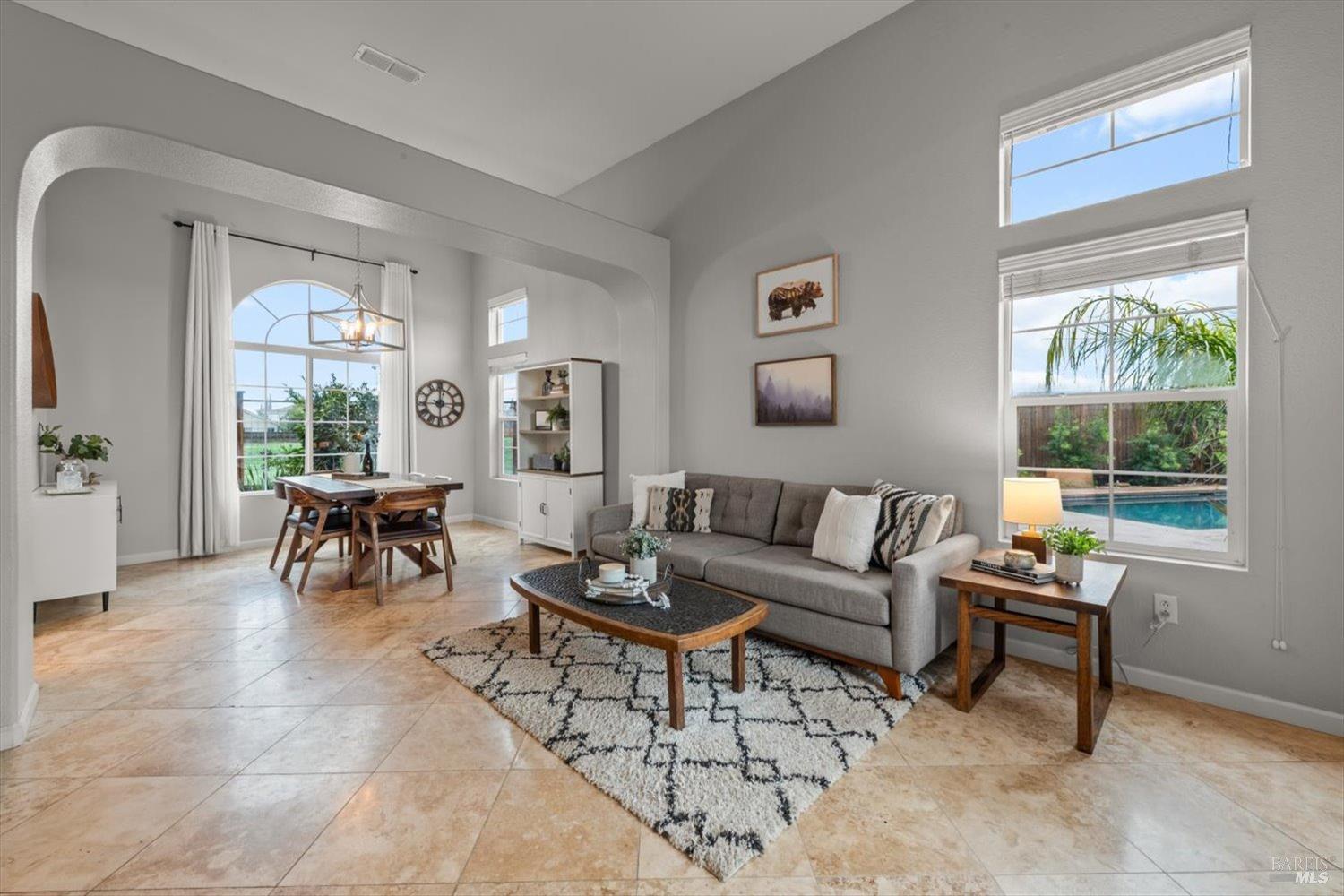 1042 Fountain Grove Dr