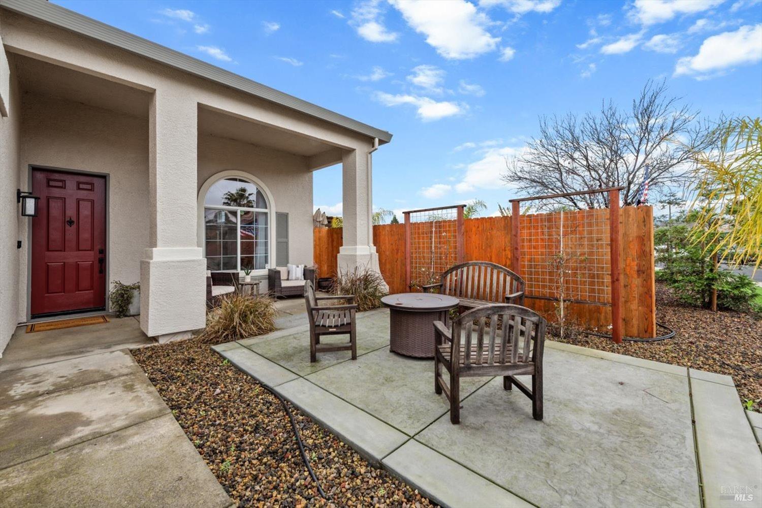 1042 Fountain Grove Dr