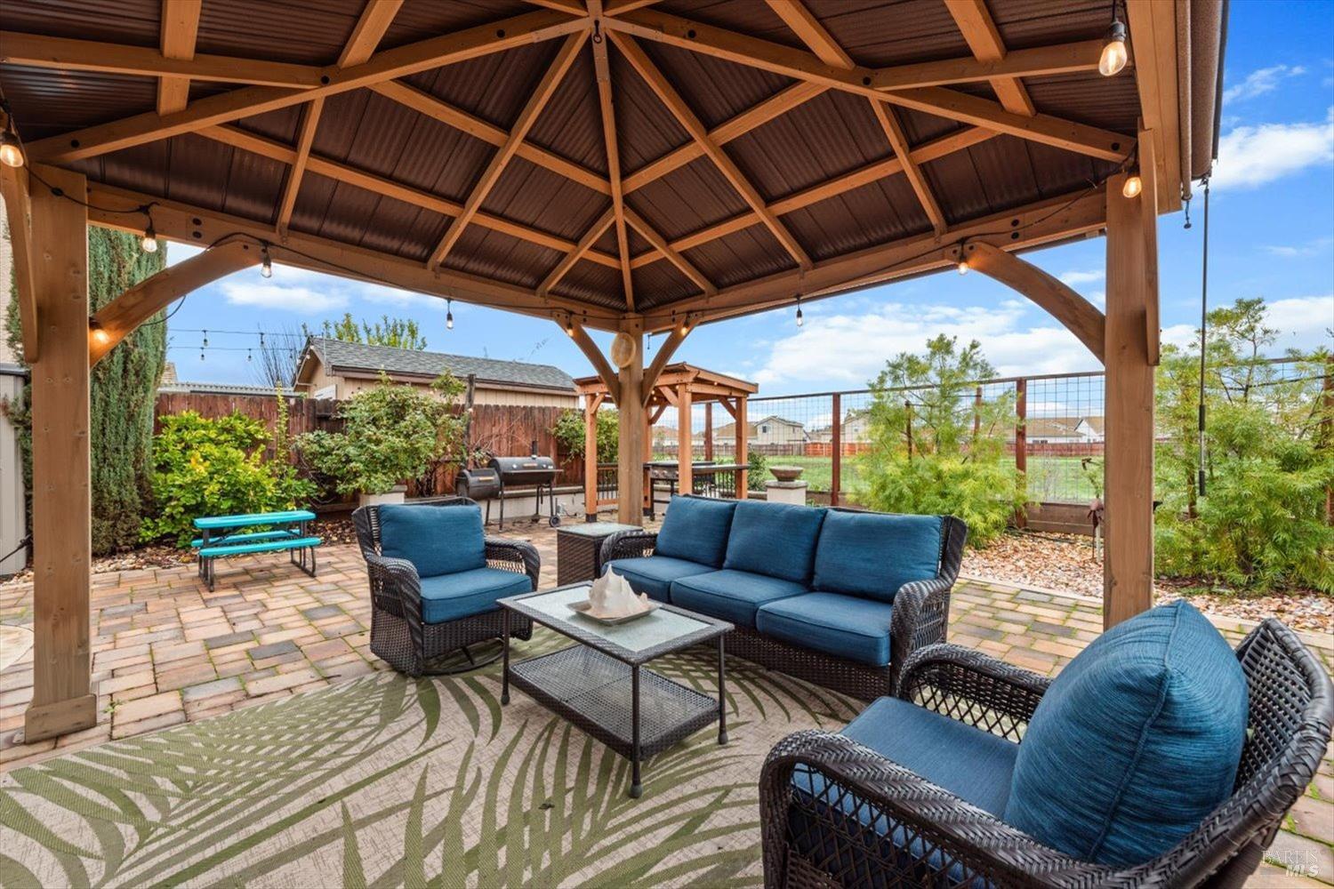 1042 Fountain Grove Dr