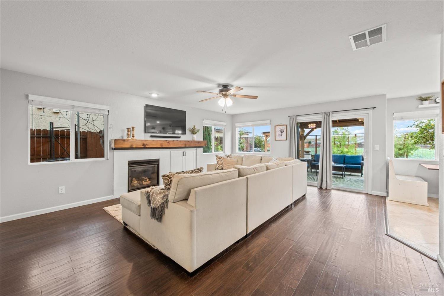 1042 Fountain Grove Dr