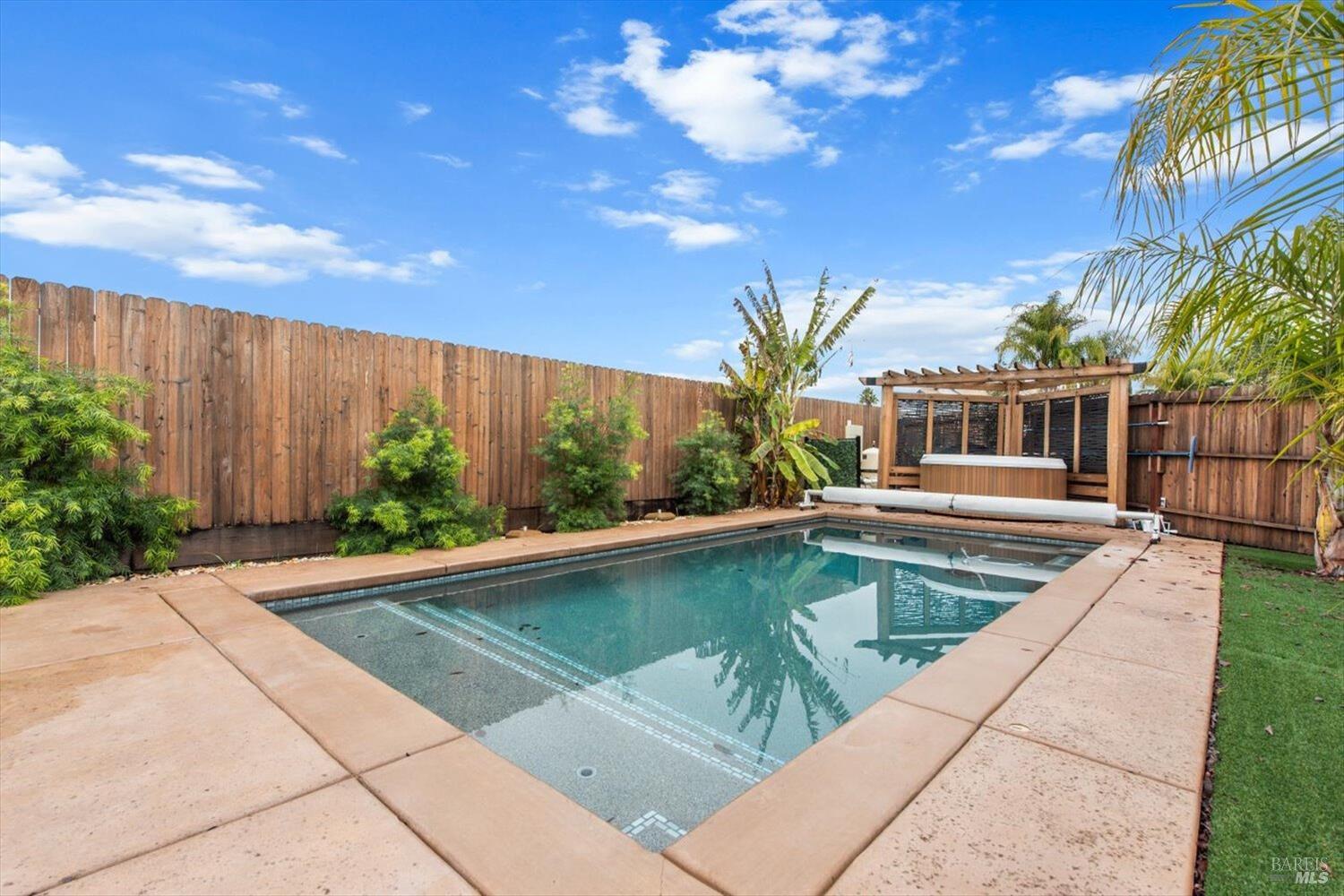 1042 Fountain Grove Dr