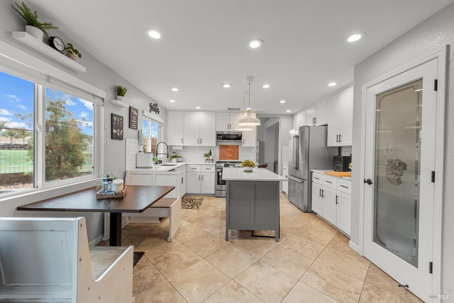 1042 Fountain Grove Dr