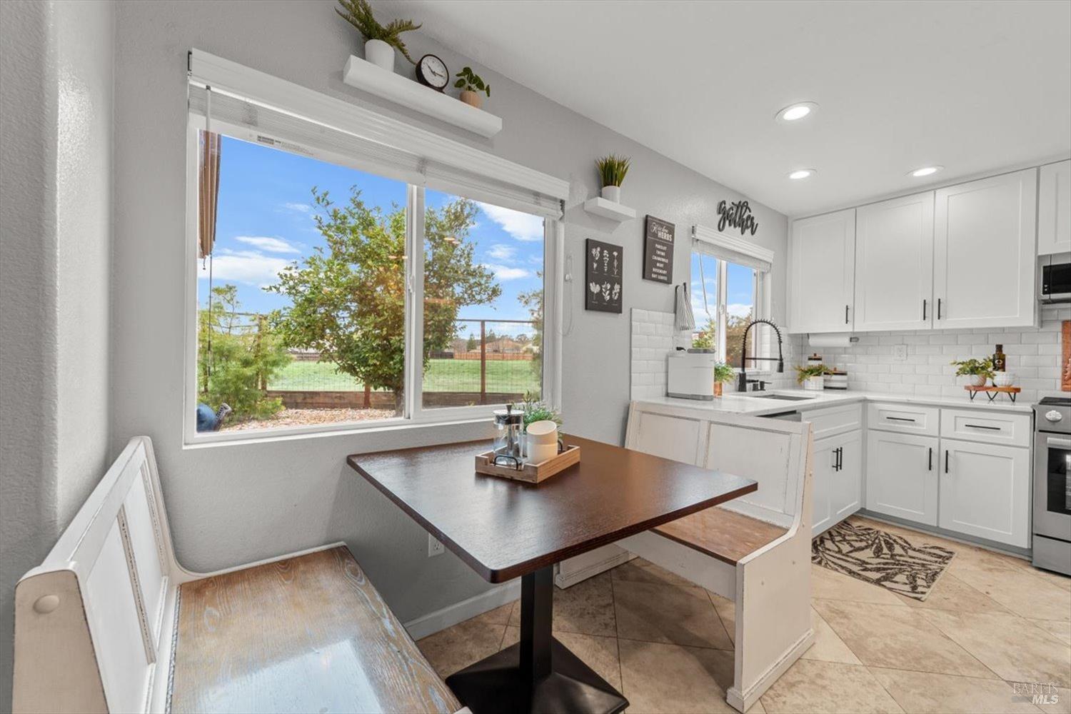 1042 Fountain Grove Dr